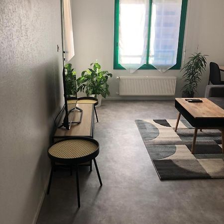 Superbe Appartement En Plein Centre Ville. Ла-Рош-сюр-Йон Экстерьер фото