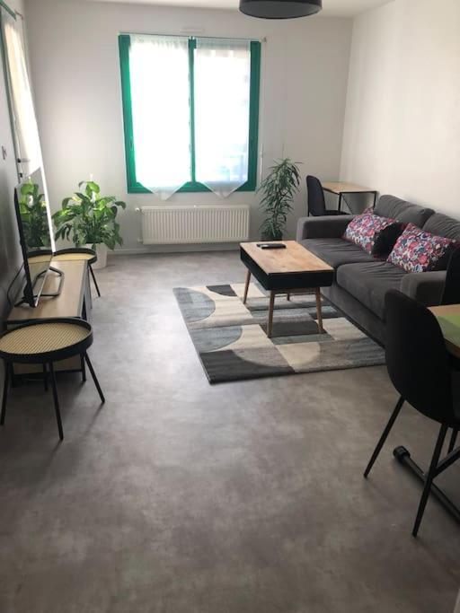 Superbe Appartement En Plein Centre Ville. Ла-Рош-сюр-Йон Экстерьер фото