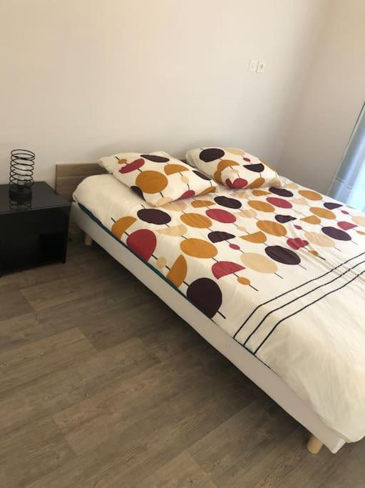 Superbe Appartement En Plein Centre Ville. Ла-Рош-сюр-Йон Экстерьер фото